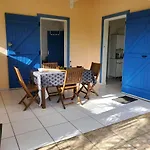 Bel Appartement T2 Avec Vue Sur Palmier Et Mer